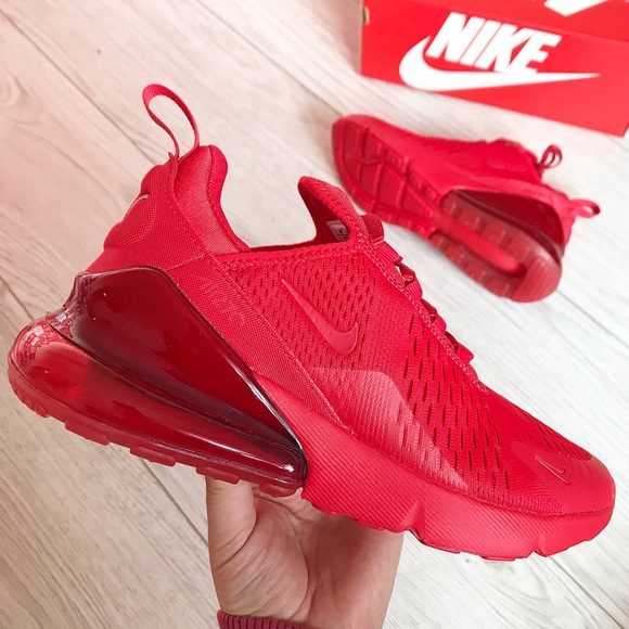 Nike Shoes - Nike air max 270